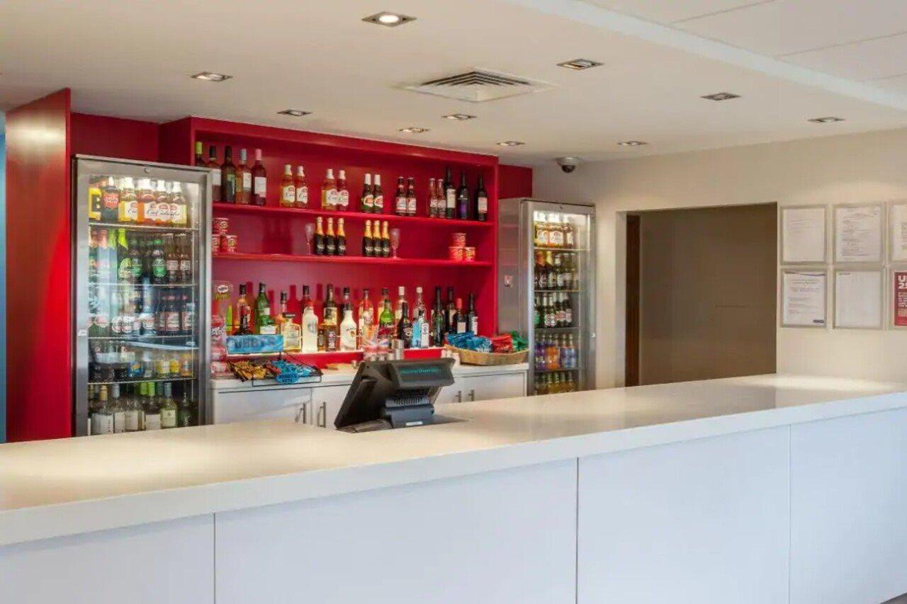Travelodge Bracknell Central Zewnętrze zdjęcie