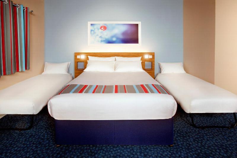 Travelodge Bracknell Central Zewnętrze zdjęcie